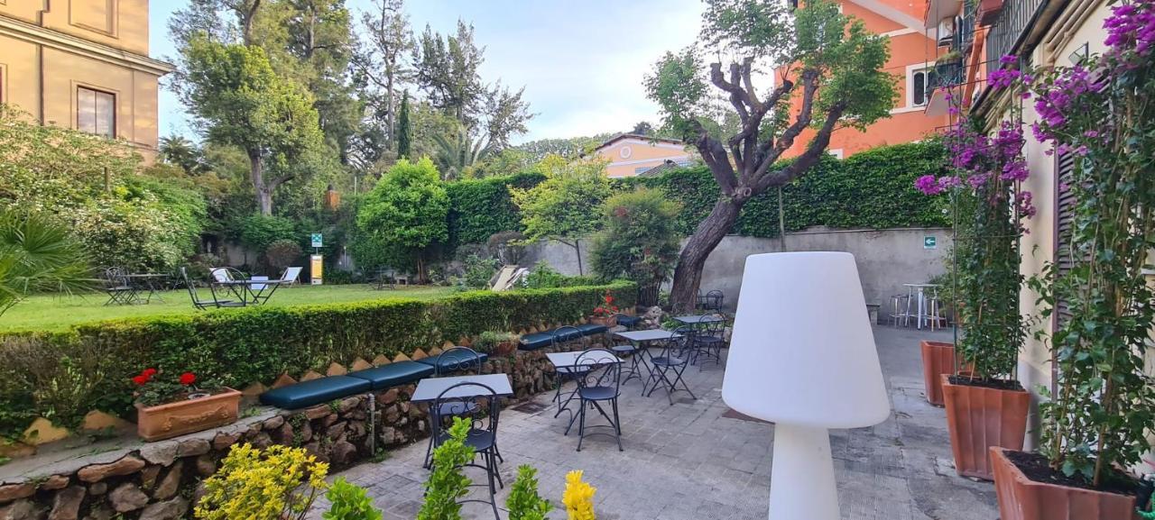 Riari Garden Bed and breakfast